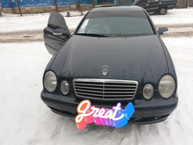 Синий Мерседес ЦЛК-Класс, объемом двигателя 3 л и пробегом 220 тыс. км за 2000 $, фото 1 на Automoto.ua