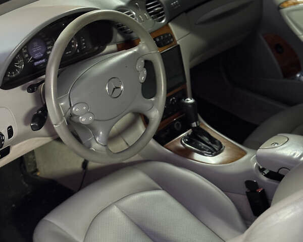 Синий Мерседес ЦЛК-Класс, объемом двигателя 2.6 л и пробегом 376 тыс. км за 7999 $, фото 10 на Automoto.ua