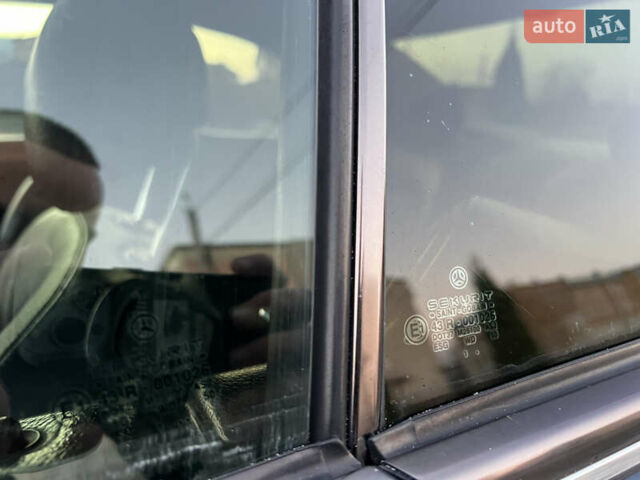 Синій Мерседес ЦЛК-Клас, об'ємом двигуна 2.6 л та пробігом 375 тис. км за 4550 $, фото 63 на Automoto.ua