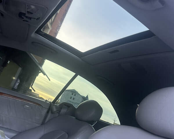 Синий Мерседес ЦЛК-Класс, объемом двигателя 2.6 л и пробегом 300 тыс. км за 6777 $, фото 14 на Automoto.ua