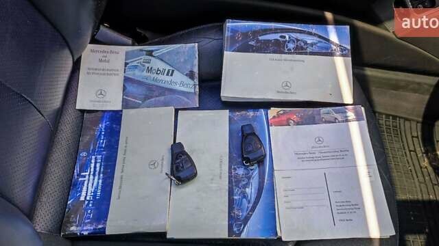 Синій Мерседес ЦЛК-Клас, об'ємом двигуна 3.2 л та пробігом 208 тис. км за 5750 $, фото 81 на Automoto.ua