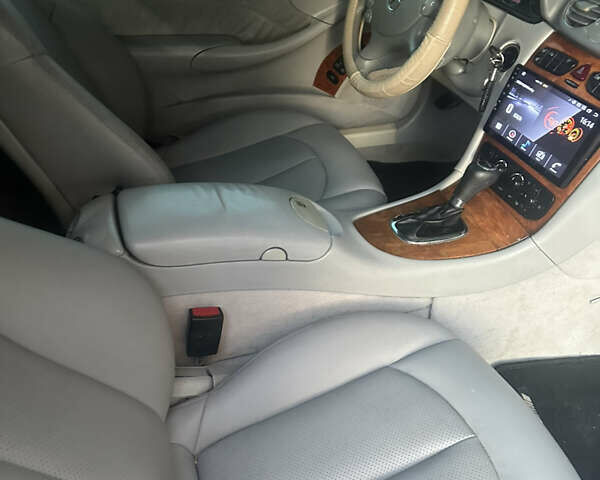 Синий Мерседес ЦЛК-Класс, объемом двигателя 2.6 л и пробегом 300 тыс. км за 6777 $, фото 6 на Automoto.ua