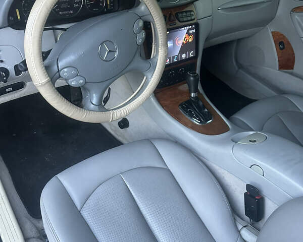 Синий Мерседес ЦЛК-Класс, объемом двигателя 2.6 л и пробегом 300 тыс. км за 6777 $, фото 10 на Automoto.ua