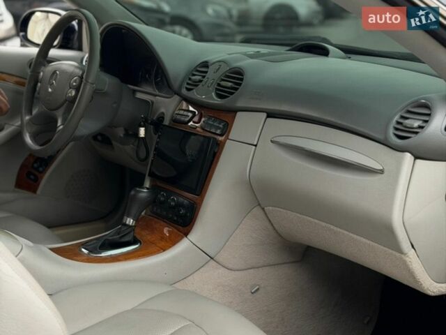 Синий Мерседес ЦЛК-Класс, объемом двигателя 2.6 л и пробегом 381 тыс. км за 4555 $, фото 20 на Automoto.ua
