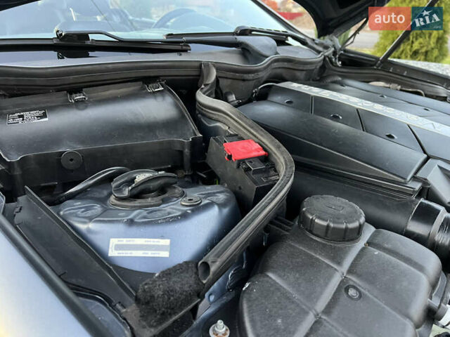 Синій Мерседес ЦЛК-Клас, об'ємом двигуна 2.6 л та пробігом 375 тис. км за 4550 $, фото 73 на Automoto.ua