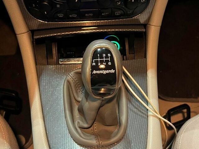 Синий Мерседес ЦЛК-Класс, объемом двигателя 1.8 л и пробегом 0 тыс. км за 6500 $, фото 3 на Automoto.ua