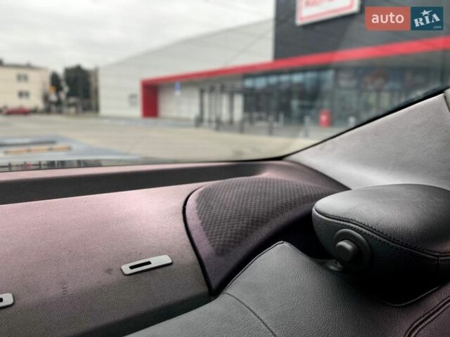 Синий Мерседес ЦЛК-Класс, объемом двигателя 2.7 л и пробегом 346 тыс. км за 7000 $, фото 46 на Automoto.ua