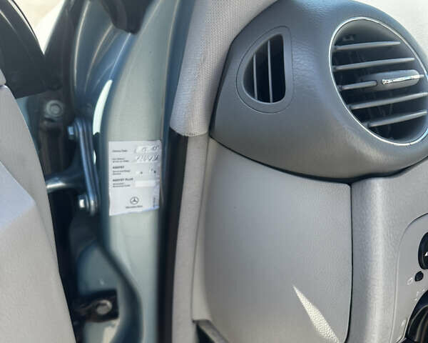 Синій Мерседес ЦЛК-Клас, об'ємом двигуна 1.8 л та пробігом 226 тис. км за 6999 $, фото 6 на Automoto.ua
