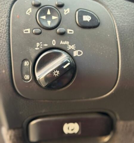 Синій Мерседес ЦЛК-Клас, об'ємом двигуна 2.69 л та пробігом 310 тис. км за 7500 $, фото 18 на Automoto.ua