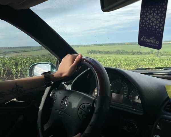 Зелений Мерседес ЦЛК-Клас, об'ємом двигуна 2 л та пробігом 250 тис. км за 3350 $, фото 8 на Automoto.ua