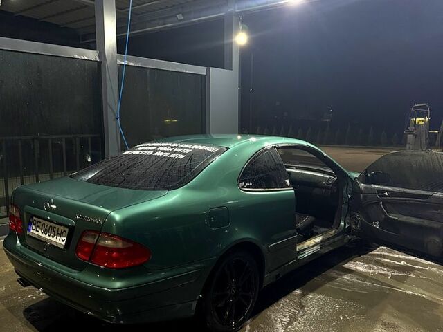 Зеленый Мерседес ЦЛК-Класс, объемом двигателя 2 л и пробегом 250 тыс. км за 3500 $, фото 1 на Automoto.ua