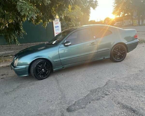 Зелений Мерседес ЦЛК-Клас, об'ємом двигуна 2 л та пробігом 250 тис. км за 3350 $, фото 7 на Automoto.ua