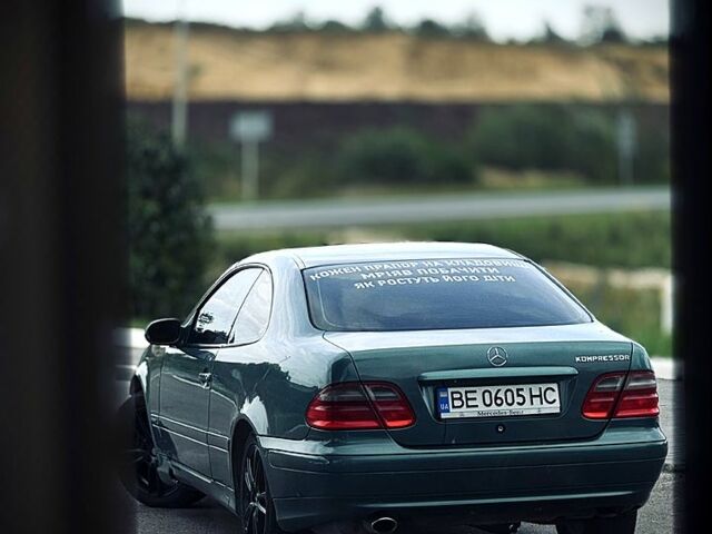 Зеленый Мерседес ЦЛК-Класс, объемом двигателя 2 л и пробегом 250 тыс. км за 3500 $, фото 3 на Automoto.ua