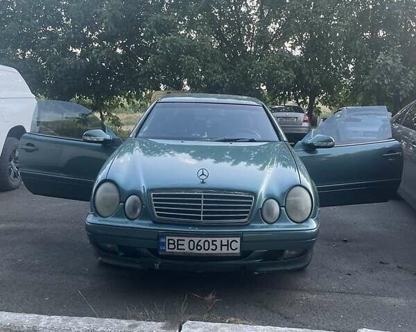 Зелений Мерседес ЦЛК-Клас, об'ємом двигуна 2 л та пробігом 250 тис. км за 3350 $, фото 6 на Automoto.ua