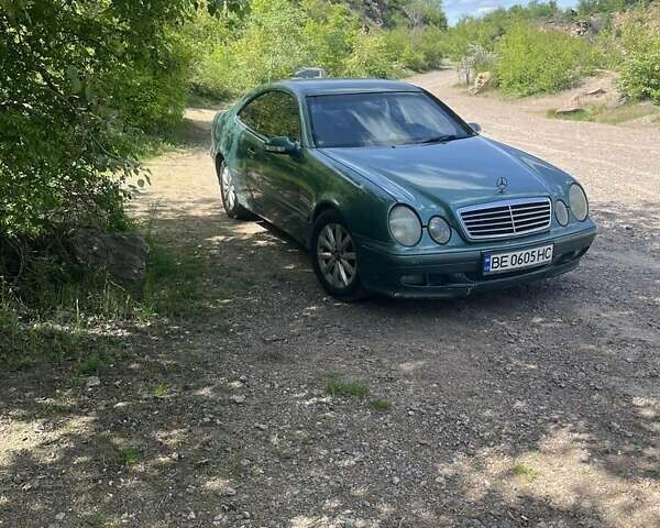 Зелений Мерседес ЦЛК-Клас, об'ємом двигуна 2 л та пробігом 250 тис. км за 3350 $, фото 11 на Automoto.ua