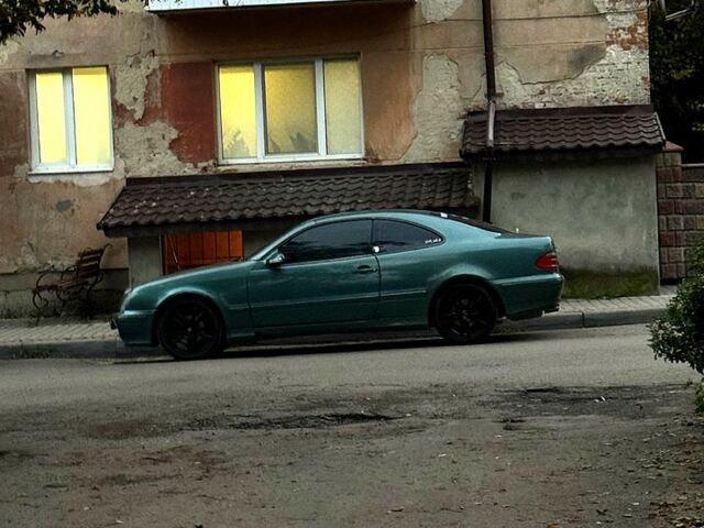 Зеленый Мерседес ЦЛК-Класс, объемом двигателя 2 л и пробегом 250 тыс. км за 3500 $, фото 2 на Automoto.ua