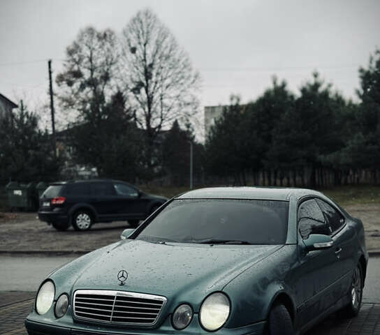 Зелений Мерседес ЦЛК-Клас, об'ємом двигуна 2 л та пробігом 250 тис. км за 3350 $, фото 2 на Automoto.ua