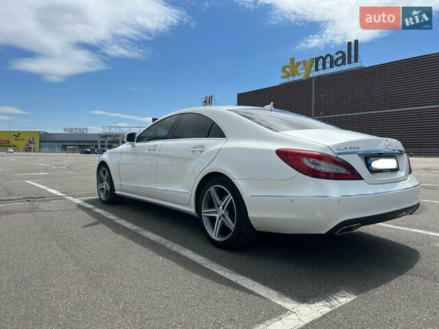 Белый Мерседес ЦЛС 350, объемом двигателя 3 л и пробегом 223 тыс. км за 23800 $, фото 3 на Automoto.ua
