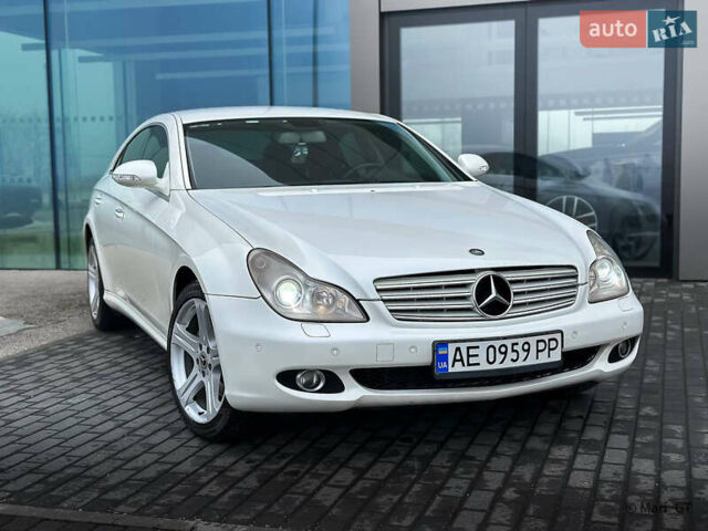 Белый Мерседес ЦЛС-Класс, объемом двигателя 3.5 л и пробегом 140 тыс. км за 10900 $, фото 4 на Automoto.ua