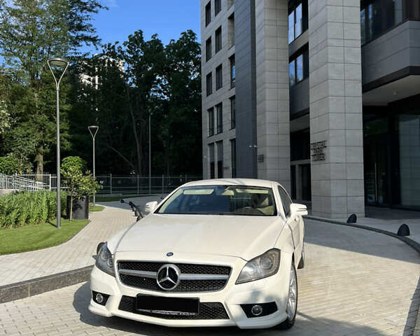 Белый Мерседес ЦЛС-Класс, объемом двигателя 3.5 л и пробегом 113 тыс. км за 24500 $, фото 2 на Automoto.ua