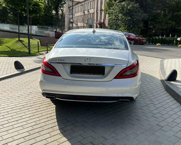 Белый Мерседес ЦЛС-Класс, объемом двигателя 3.5 л и пробегом 113 тыс. км за 24500 $, фото 7 на Automoto.ua