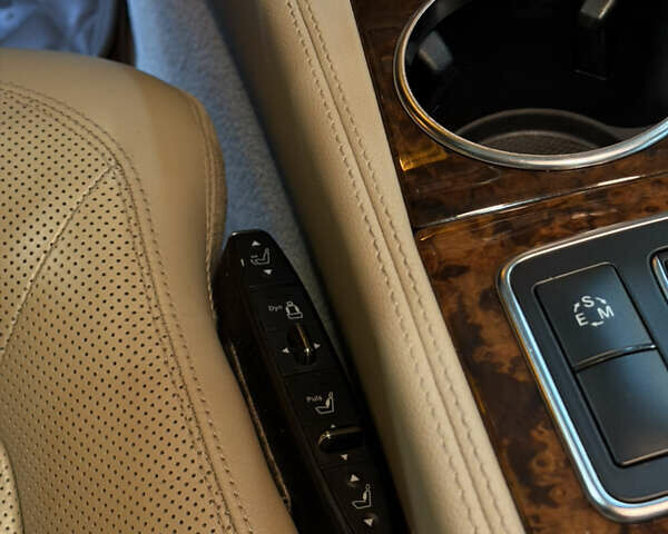 Белый Мерседес ЦЛС-Класс, объемом двигателя 4.7 л и пробегом 181 тыс. км за 19899 $, фото 19 на Automoto.ua