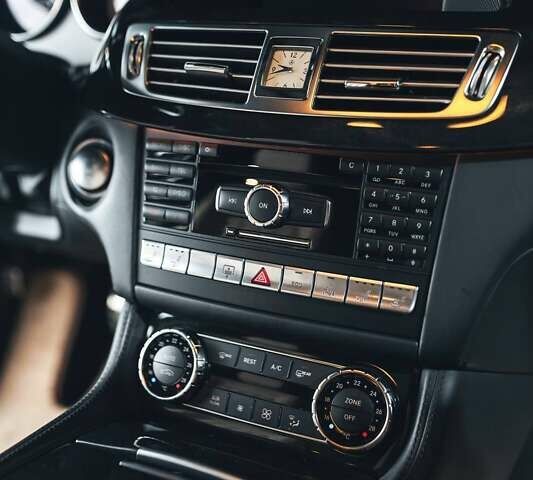 Белый Мерседес ЦЛС-Класс, объемом двигателя 4.66 л и пробегом 70 тыс. км за 23900 $, фото 15 на Automoto.ua