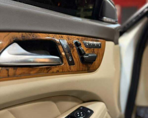 Белый Мерседес ЦЛС-Класс, объемом двигателя 4.7 л и пробегом 181 тыс. км за 19899 $, фото 18 на Automoto.ua