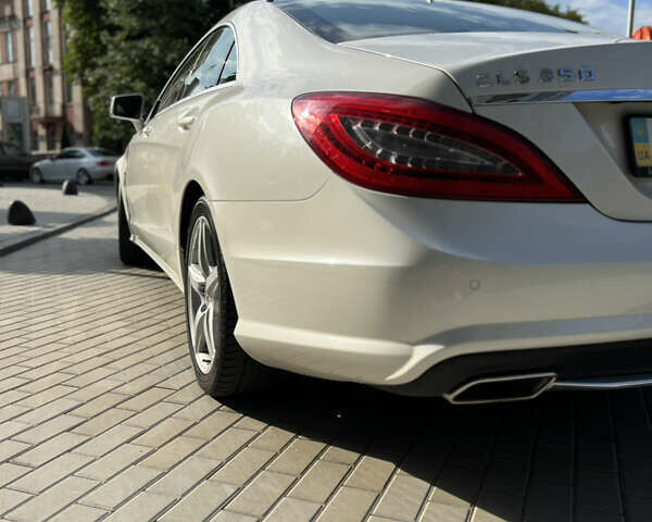 Белый Мерседес ЦЛС-Класс, объемом двигателя 3.5 л и пробегом 113 тыс. км за 24500 $, фото 11 на Automoto.ua