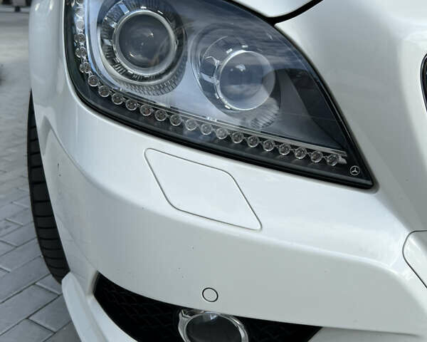 Белый Мерседес ЦЛС-Класс, объемом двигателя 3.5 л и пробегом 113 тыс. км за 24500 $, фото 15 на Automoto.ua