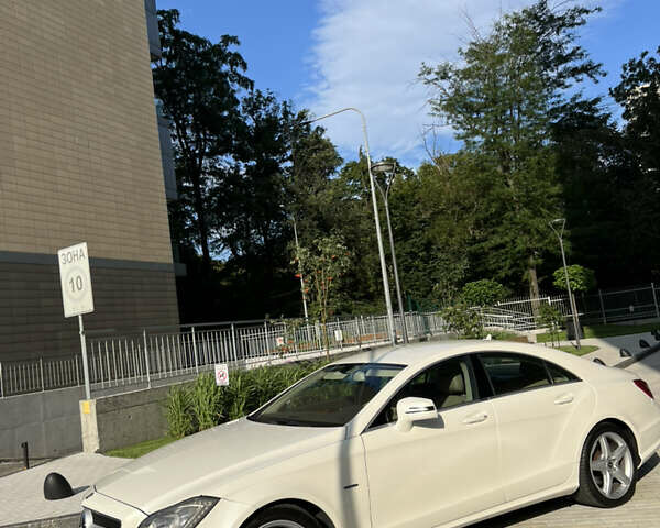 Белый Мерседес ЦЛС-Класс, объемом двигателя 3.5 л и пробегом 113 тыс. км за 24500 $, фото 1 на Automoto.ua