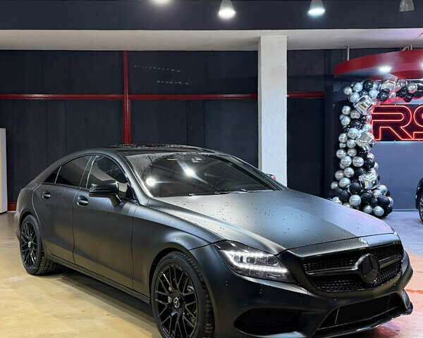 Белый Мерседес ЦЛС-Класс, объемом двигателя 4.7 л и пробегом 181 тыс. км за 19899 $, фото 2 на Automoto.ua