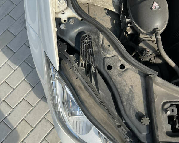 Белый Мерседес ЦЛС-Класс, объемом двигателя 3.5 л и пробегом 113 тыс. км за 24500 $, фото 33 на Automoto.ua