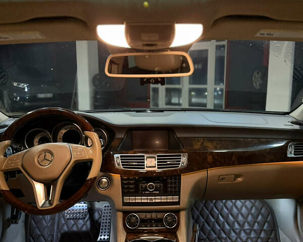 Белый Мерседес ЦЛС-Класс, объемом двигателя 4.7 л и пробегом 181 тыс. км за 19899 $, фото 16 на Automoto.ua