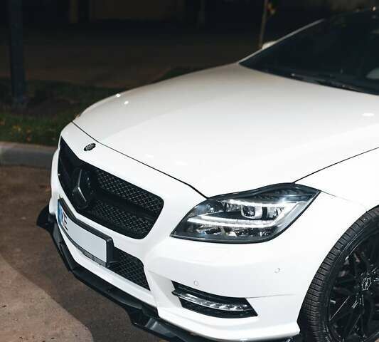 Белый Мерседес ЦЛС-Класс, объемом двигателя 4.66 л и пробегом 70 тыс. км за 23900 $, фото 2 на Automoto.ua