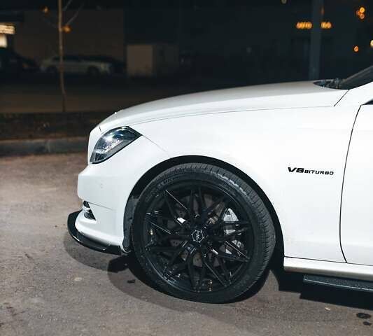 Белый Мерседес ЦЛС-Класс, объемом двигателя 4.66 л и пробегом 70 тыс. км за 23900 $, фото 3 на Automoto.ua