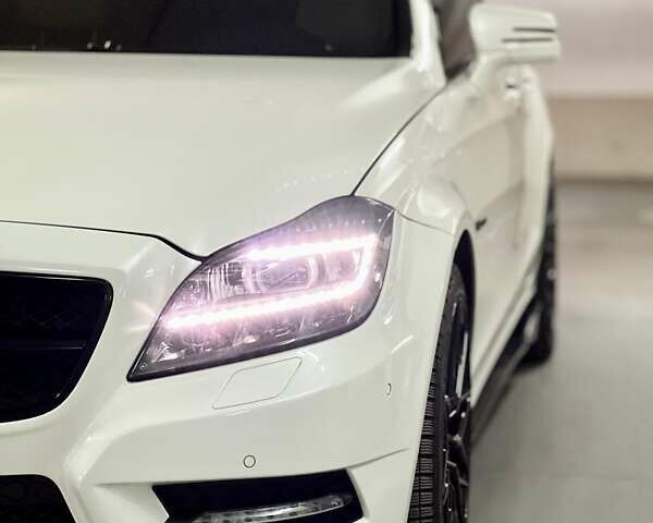 Белый Мерседес ЦЛС-Класс, объемом двигателя 4.7 л и пробегом 71 тыс. км за 20990 $, фото 7 на Automoto.ua