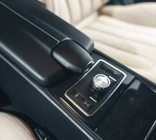 Белый Мерседес ЦЛС-Класс, объемом двигателя 4.66 л и пробегом 70 тыс. км за 23900 $, фото 23 на Automoto.ua