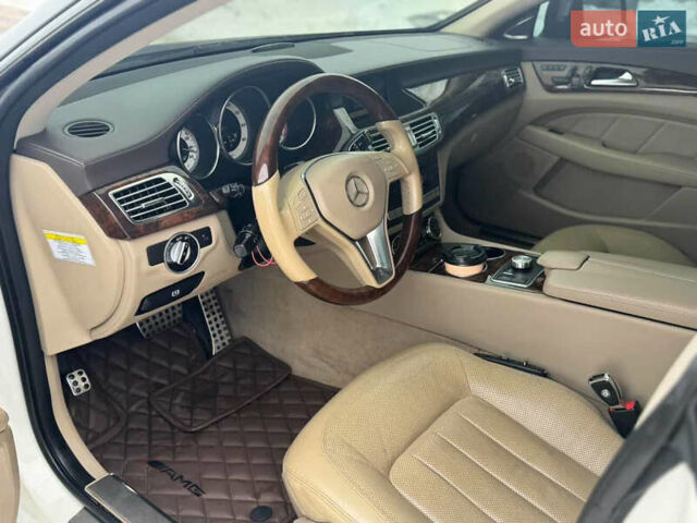 Білий Мерседес ЦЛС-Клас, об'ємом двигуна 4.66 л та пробігом 188 тис. км за 24900 $, фото 7 на Automoto.ua