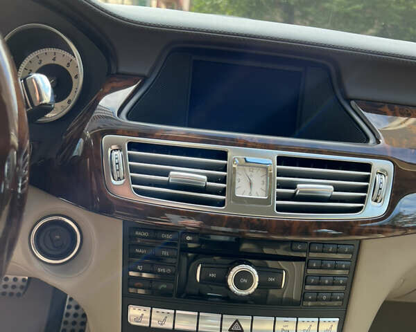 Белый Мерседес ЦЛС-Класс, объемом двигателя 3.5 л и пробегом 113 тыс. км за 24500 $, фото 28 на Automoto.ua