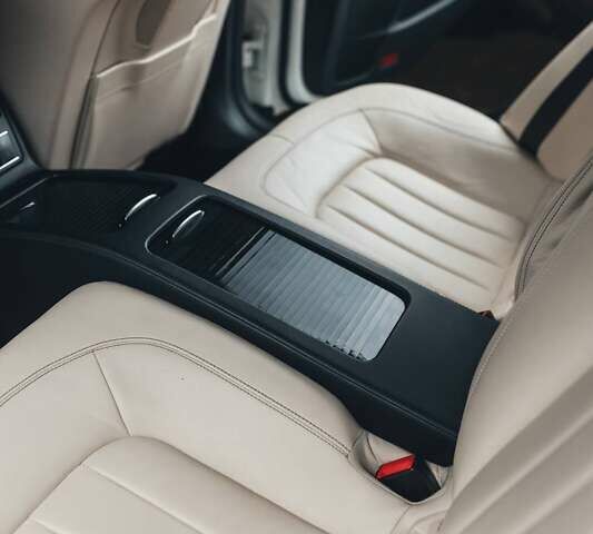 Белый Мерседес ЦЛС-Класс, объемом двигателя 4.66 л и пробегом 70 тыс. км за 23900 $, фото 13 на Automoto.ua