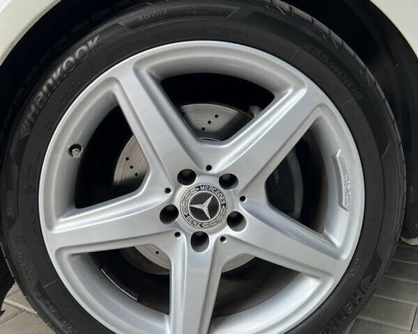 Белый Мерседес ЦЛС-Класс, объемом двигателя 3.5 л и пробегом 113 тыс. км за 24500 $, фото 17 на Automoto.ua