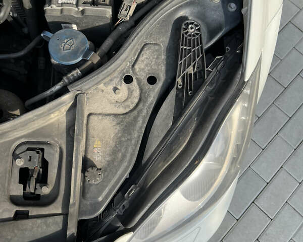 Белый Мерседес ЦЛС-Класс, объемом двигателя 3.5 л и пробегом 113 тыс. км за 24500 $, фото 34 на Automoto.ua