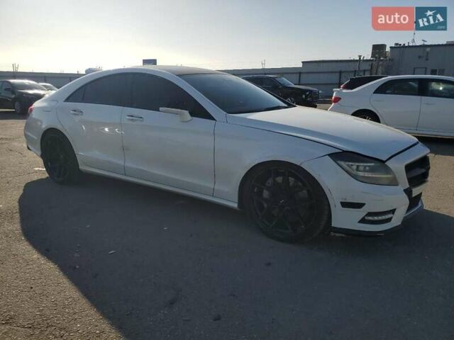 Белый Мерседес ЦЛС-Класс, объемом двигателя 4.67 л и пробегом 126 тыс. км за 9700 $, фото 3 на Automoto.ua