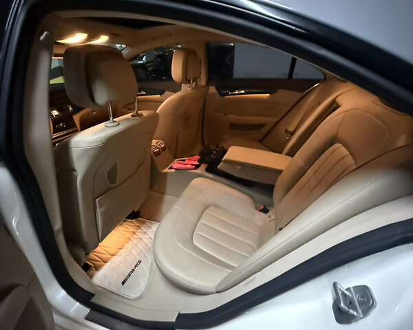 Білий Мерседес ЦЛС-Клас, об'ємом двигуна 4.7 л та пробігом 85 тис. км за 22000 $, фото 9 на Automoto.ua