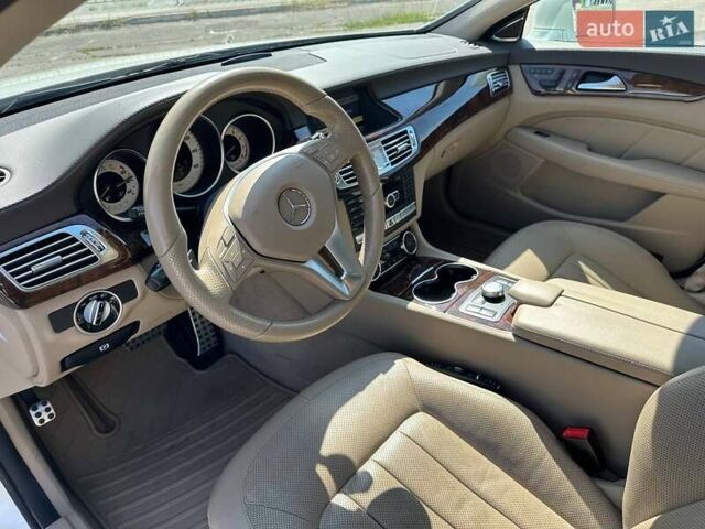 Білий Мерседес ЦЛС-Клас, об'ємом двигуна 4.66 л та пробігом 104 тис. км за 24900 $, фото 17 на Automoto.ua