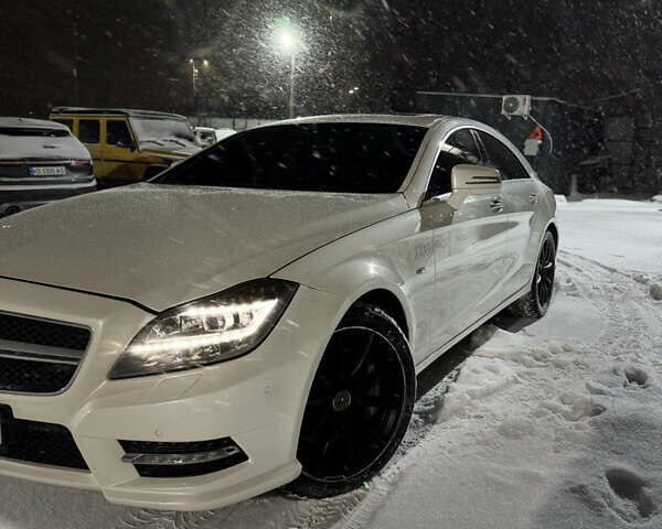 Белый Мерседес ЦЛС-Класс, объемом двигателя 4.66 л и пробегом 183 тыс. км за 16999 $, фото 6 на Automoto.ua