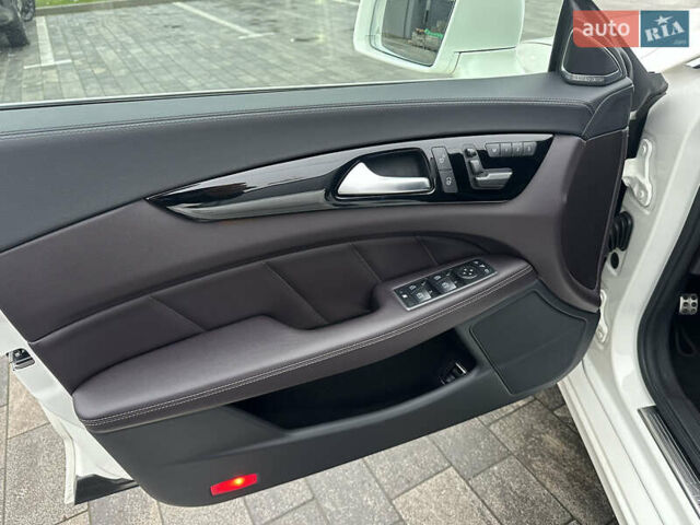 Білий Мерседес ЦЛС-Клас, об'ємом двигуна 4.66 л та пробігом 134 тис. км за 15000 $, фото 17 на Automoto.ua