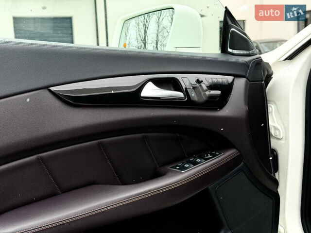 Белый Мерседес ЦЛС-Класс, объемом двигателя 4.7 л и пробегом 140 тыс. км за 16800 $, фото 32 на Automoto.ua