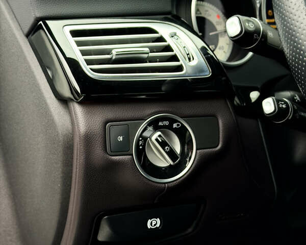 Белый Мерседес ЦЛС-Класс, объемом двигателя 4.7 л и пробегом 140 тыс. км за 16800 $, фото 34 на Automoto.ua